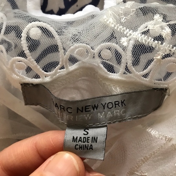 Marc New York Andrew Marc white lace top with flared sleeves sz S - Picture 8 of 8
